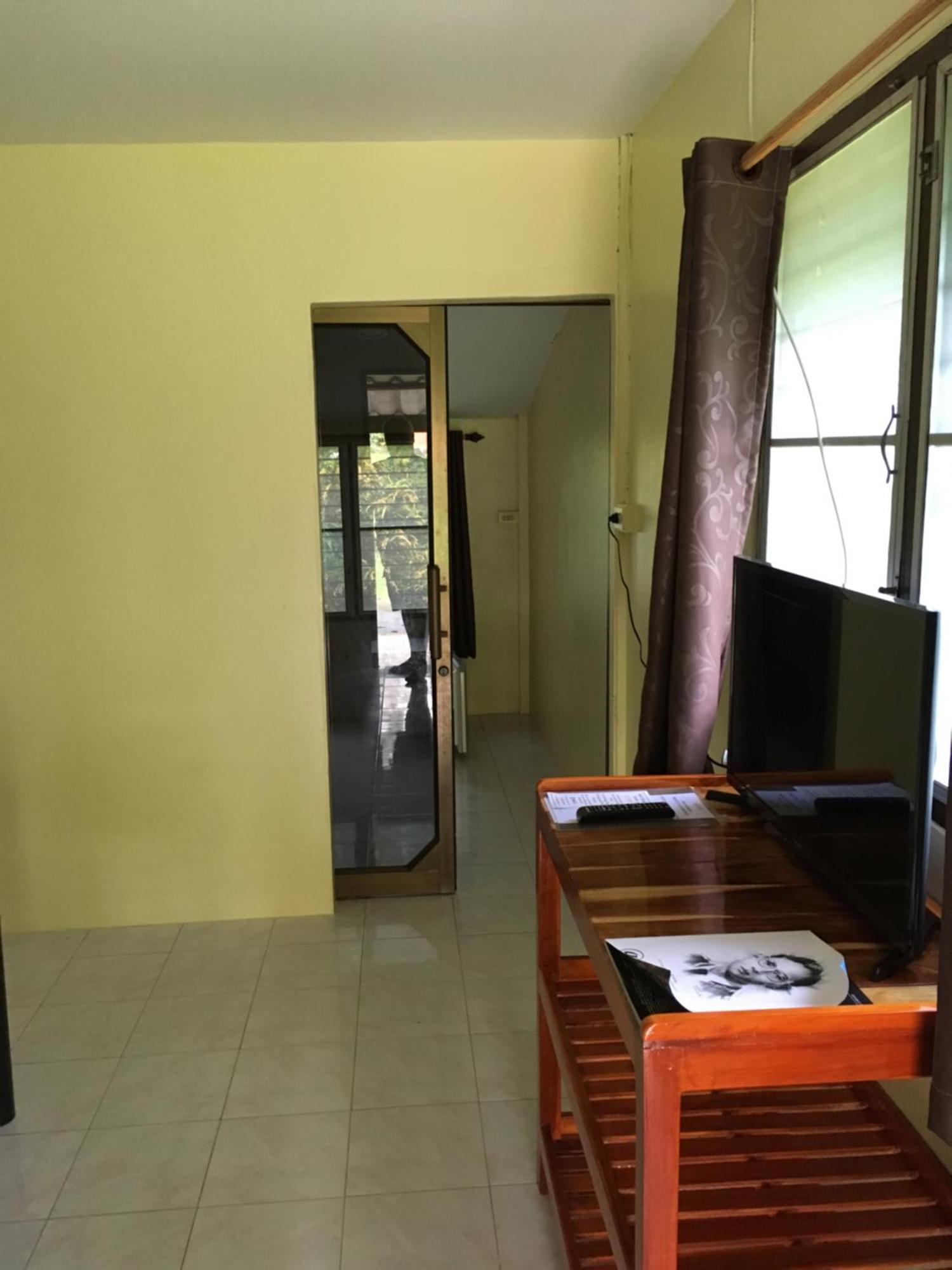 Tp Hut Bungalows Koh Chang Room photo