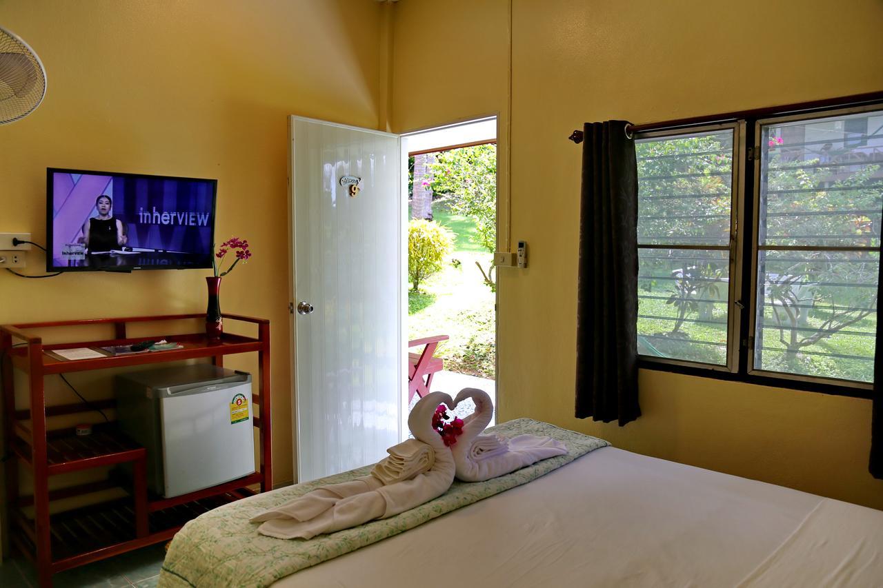 Tp Hut Bungalows Koh Chang Exterior photo