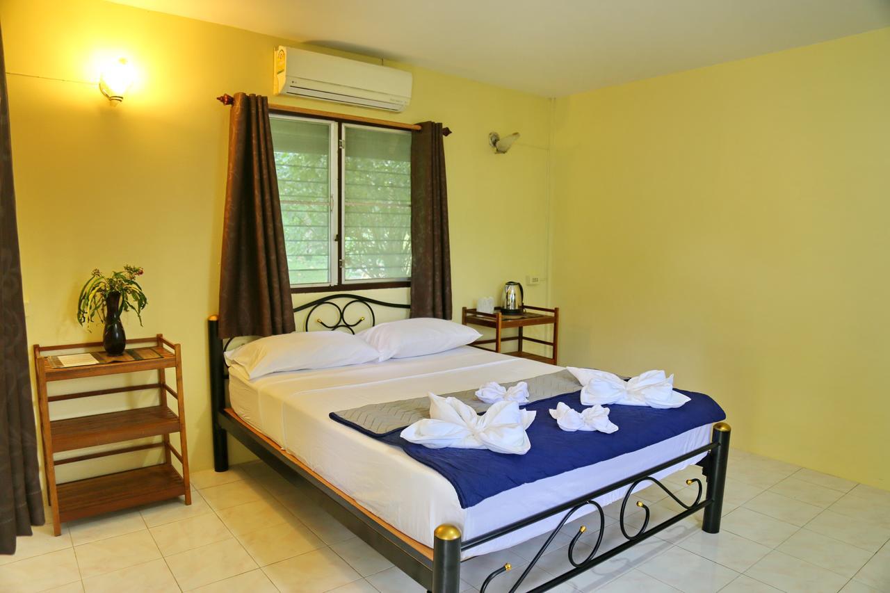 Tp Hut Bungalows Koh Chang Exterior photo